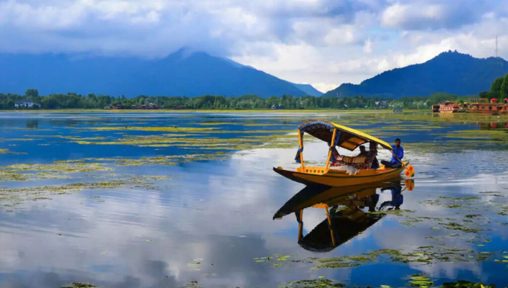 Important factors to check before commencing the journey toward the destination  | Kashmir tour package from Kolkata